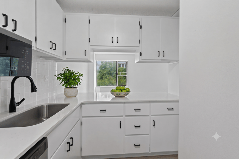 19 S 1st St #B305, Minneapolis, MN 55401