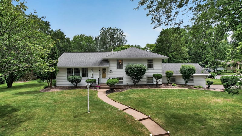 3506 Hilltop St, White Bear Lake, MN 55110