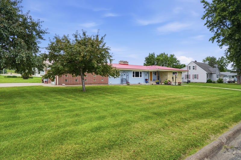 18139 Hopkins St, Whitehall, WI 54773