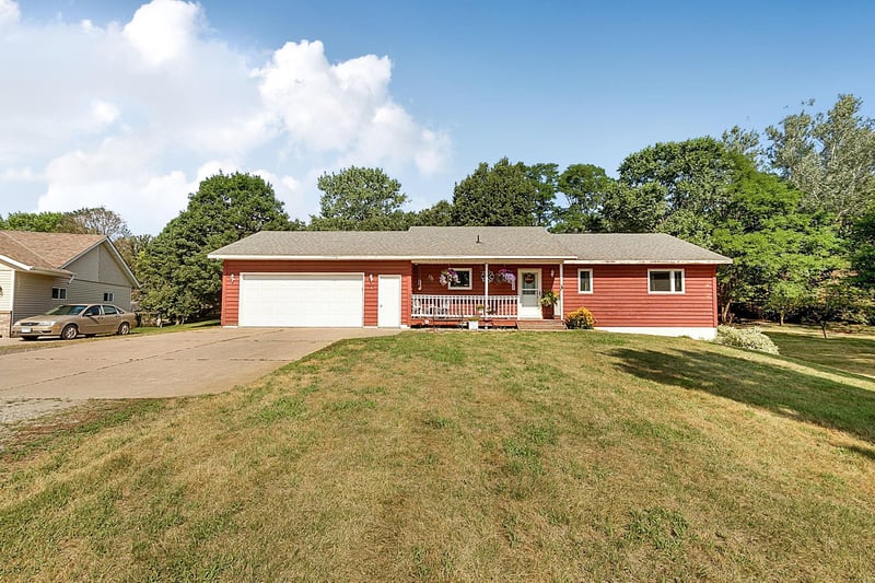 24095 158th Ave, Cold Spring, MN 56320