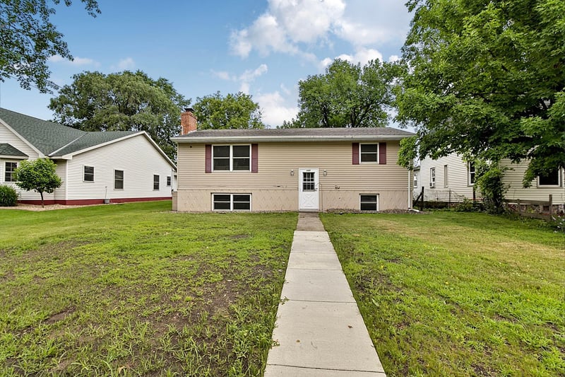 105 Barracuda Ave SE, Avon, MN 56310