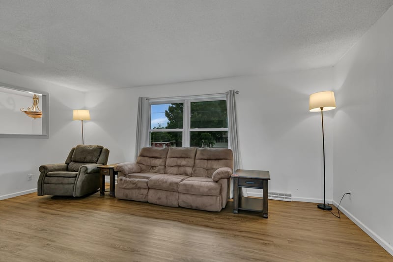 105 Barracuda Ave SE, Avon, MN 56310