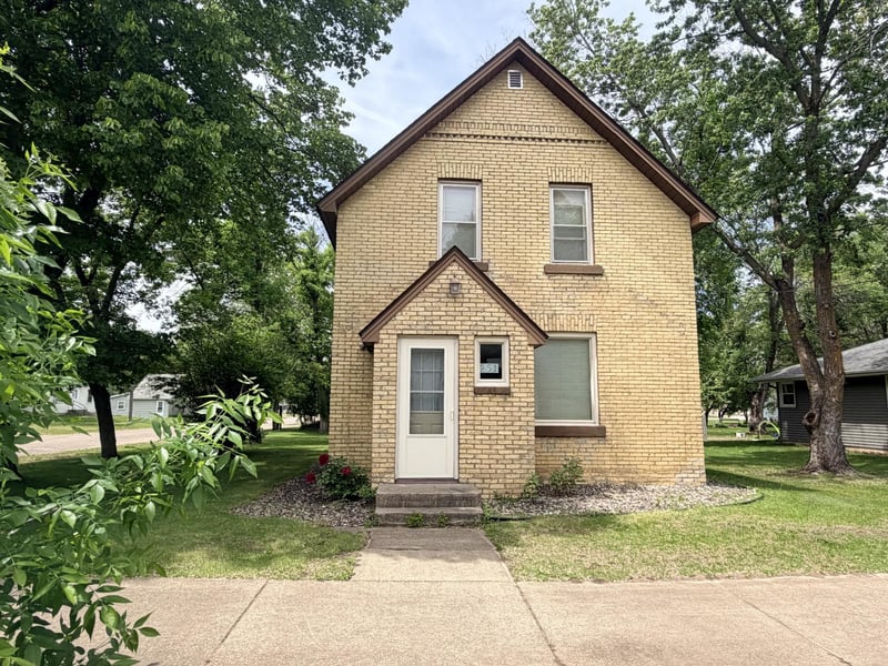 251 Hall Ave SW, Richmond, MN 56368