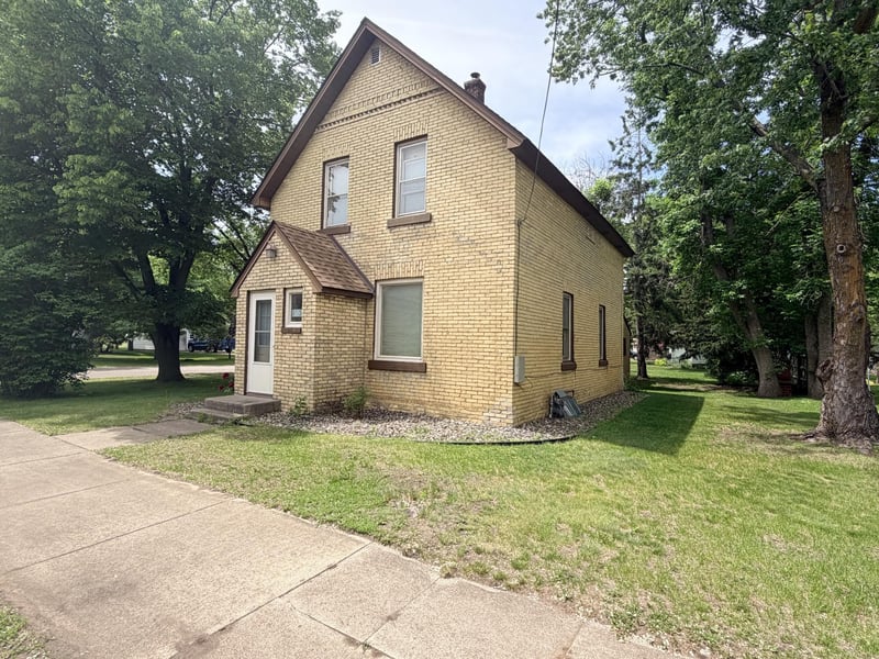 251 Hall Ave SW, Richmond, MN 56368