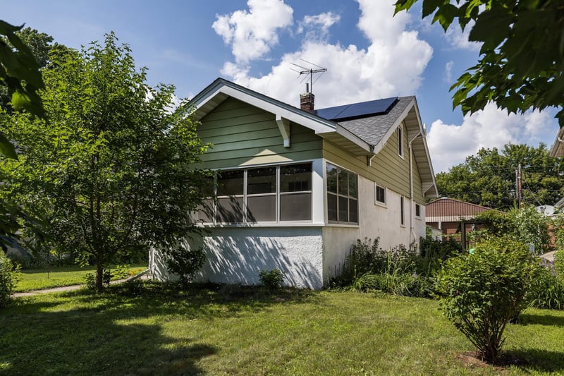 1363 Hewitt Ave, Saint Paul, MN 55104