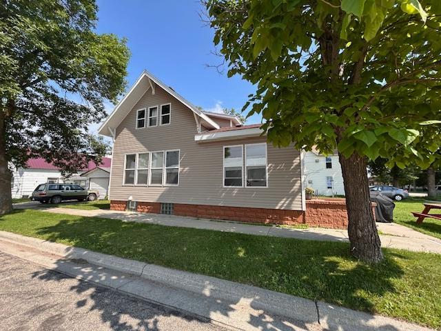 321 Lowery Ave, Belgrade, MN 56312