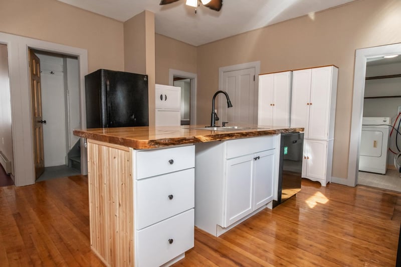 247 North St, Fountain City, WI 54629
