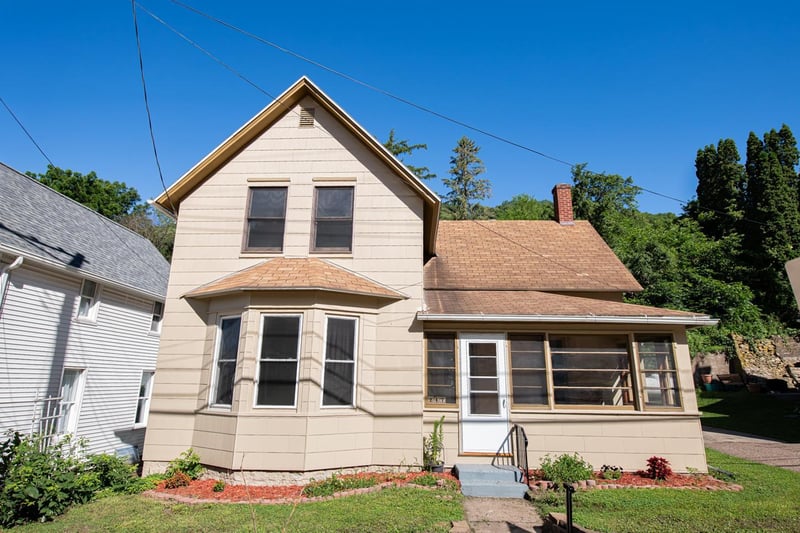 247 North St, Fountain City, WI 54629