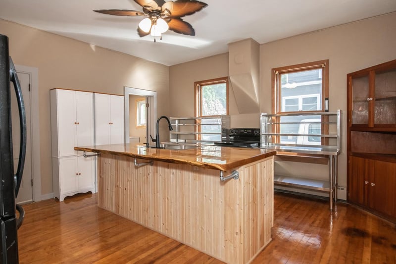 247 North St, Fountain City, WI 54629