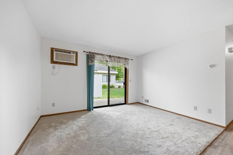 416 Sibley Ave S #206, Litchfield, MN 55355