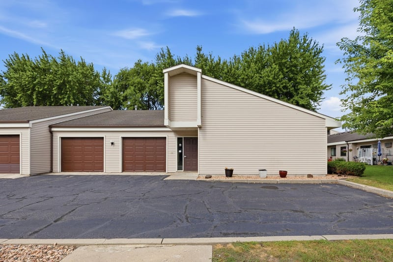 416 Sibley Ave S #206, Litchfield, MN 55355