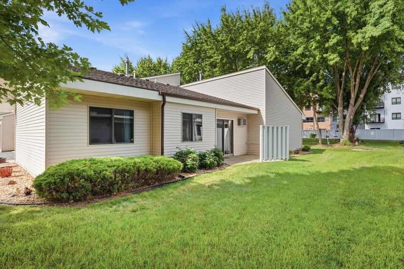 416 Sibley Ave S #206, Litchfield, MN 55355