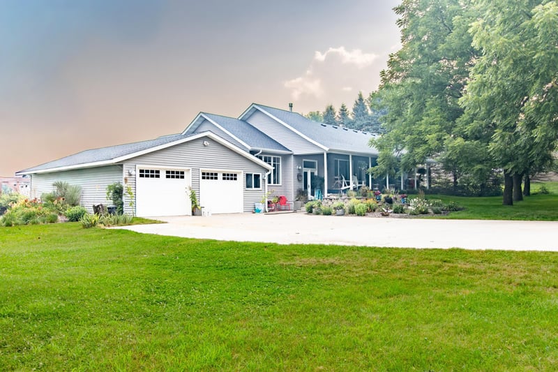 12480 212th Ave NE, New London, MN 56273