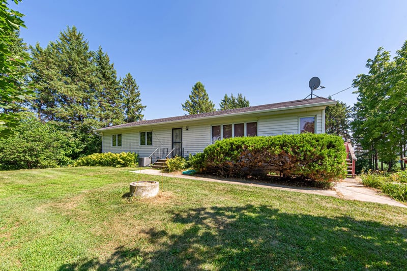 5177 255th St E, Faribault, MN 55021
