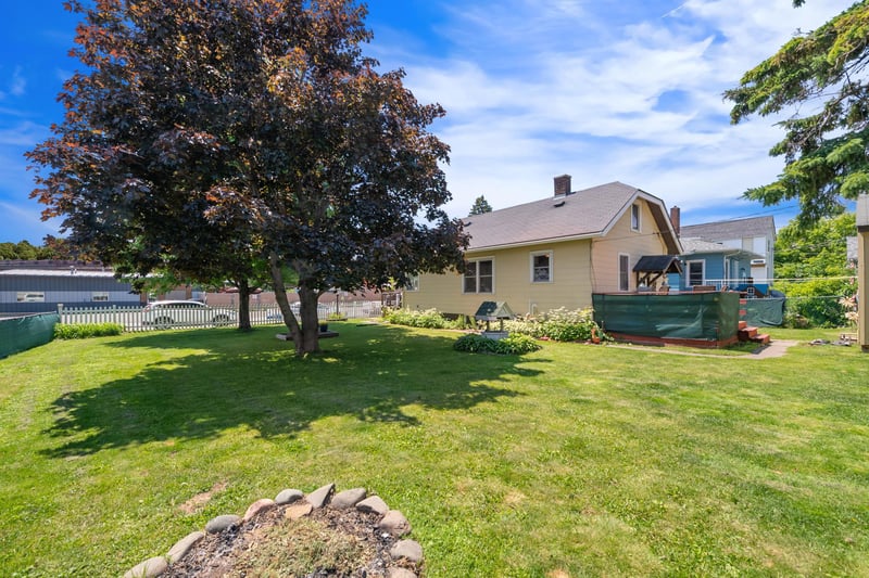 3209 Chestnut St, Duluth, MN 55806