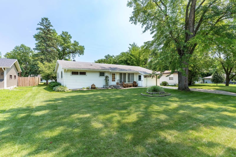 908 N 1st Ave, Fergus Falls, MN 56537