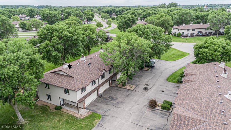 8824 N Maplebrook Ct, Brooklyn Park, MN 55445