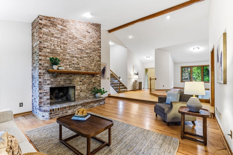 4211 Redding Ridge Dr, Minnetonka, MN 55345