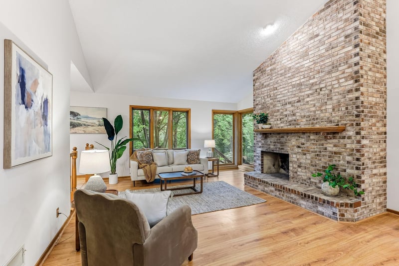 4211 Redding Ridge Dr, Minnetonka, MN 55345