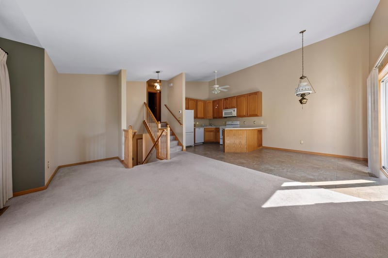 1320 S Trail Dr, Faribault, MN 55021