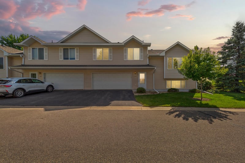 1320 S Trail Dr, Faribault, MN 55021