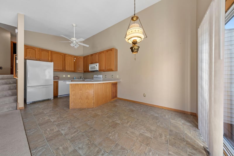 1320 S Trail Dr, Faribault, MN 55021