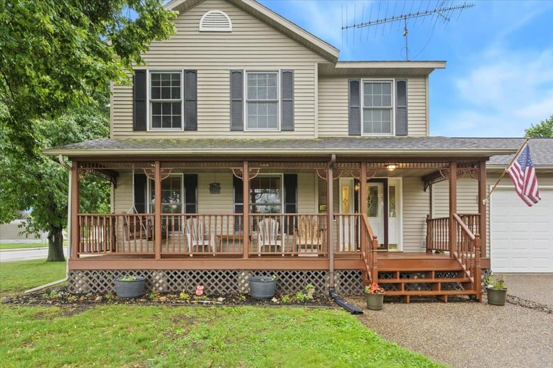 624 S 7th St, Lake City, MN 55041
