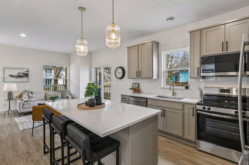 2414 Como Ave SE, Minneapolis, MN 55414