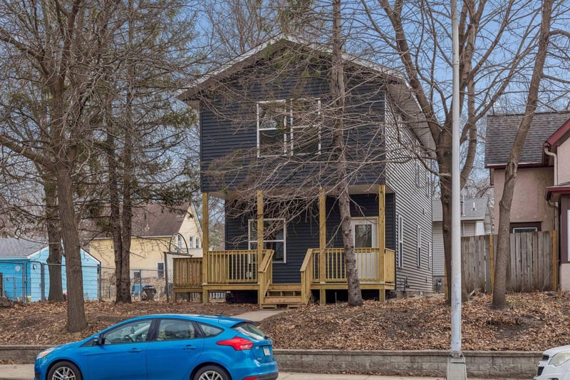 2414 Como Ave SE, Minneapolis, MN 55414
