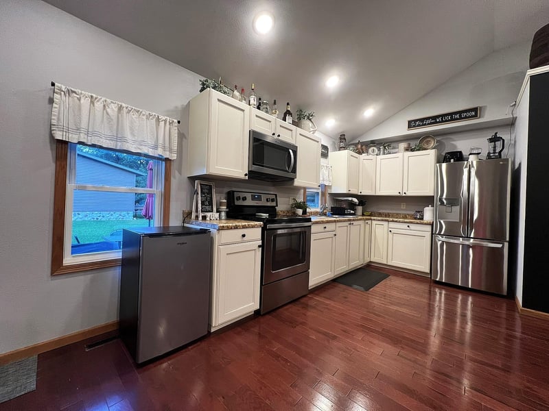 420 Oakwood St, Millville, MN 55957