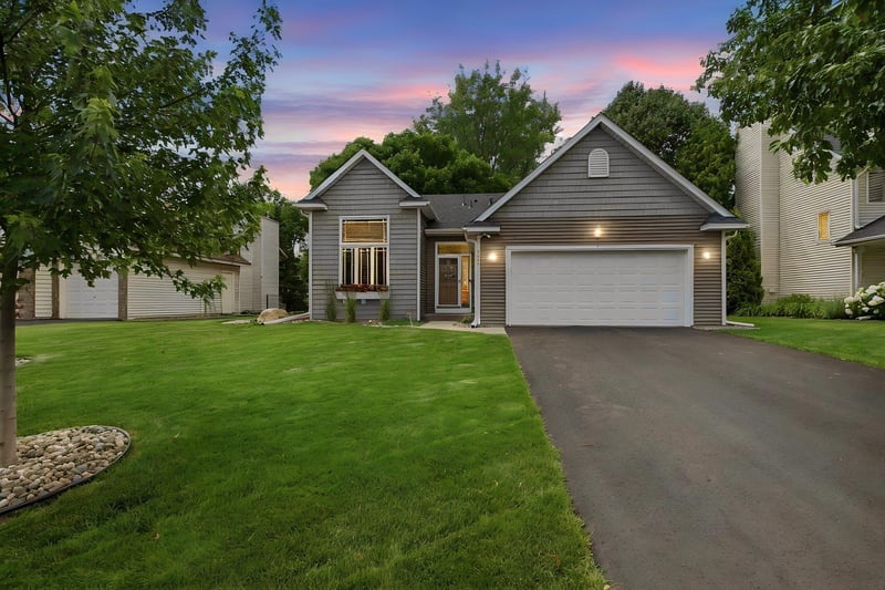 1222 Fallbrook Ln, Woodbury, MN 55125