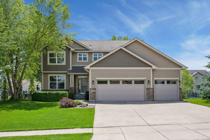 21221 Foxtail Ln, Rogers, MN 55374