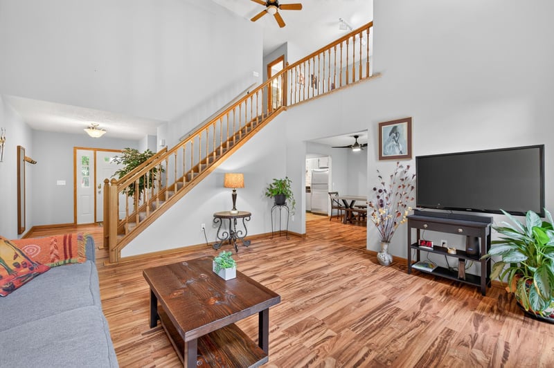 13125 Gemstone Ct, Apple Valley, MN 55124