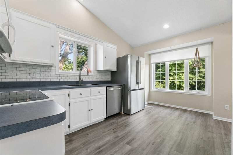 202 Crystal Ln, Montrose, MN 55363