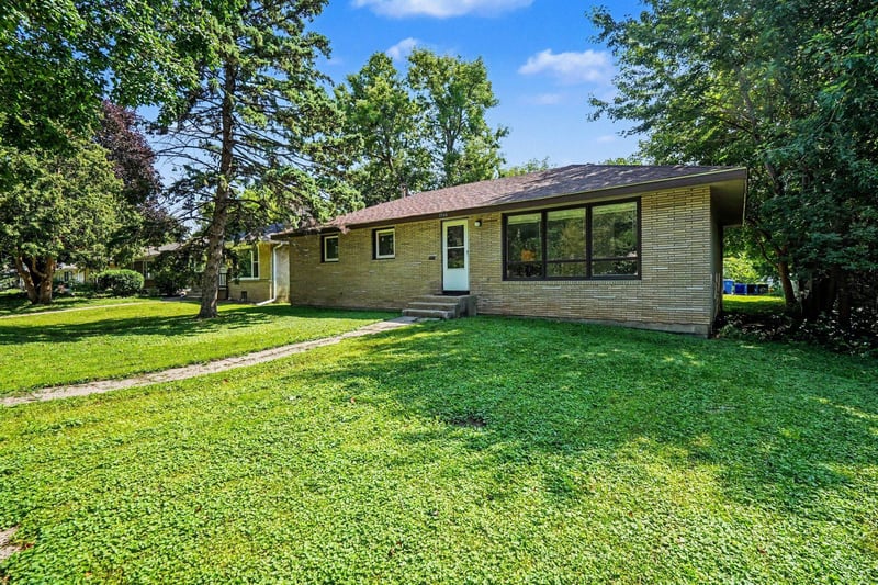 1066 26th Ave SE, Minneapolis, MN 55414