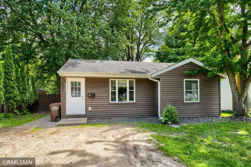 911 5th St W, Hastings, MN 55033