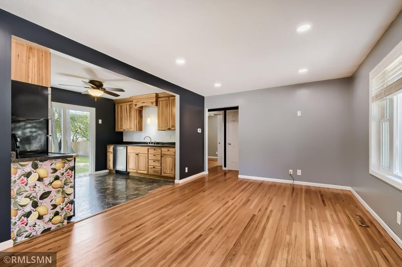 911 5th St W, Hastings, MN 55033