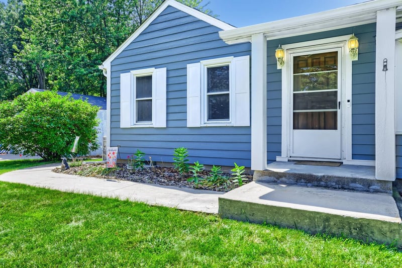 5745 Babcock Trl, Inver Grove Heights, MN 55077