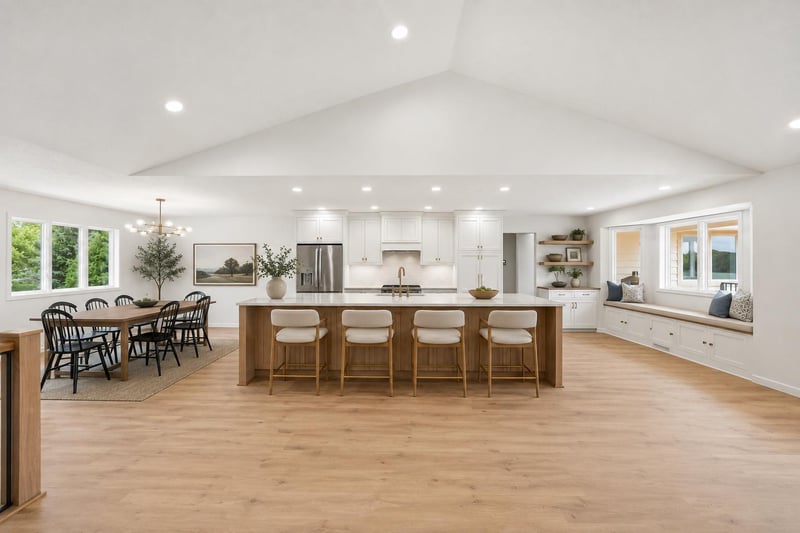 1085 W Shore Dr SW, Hutchinson, MN 55350