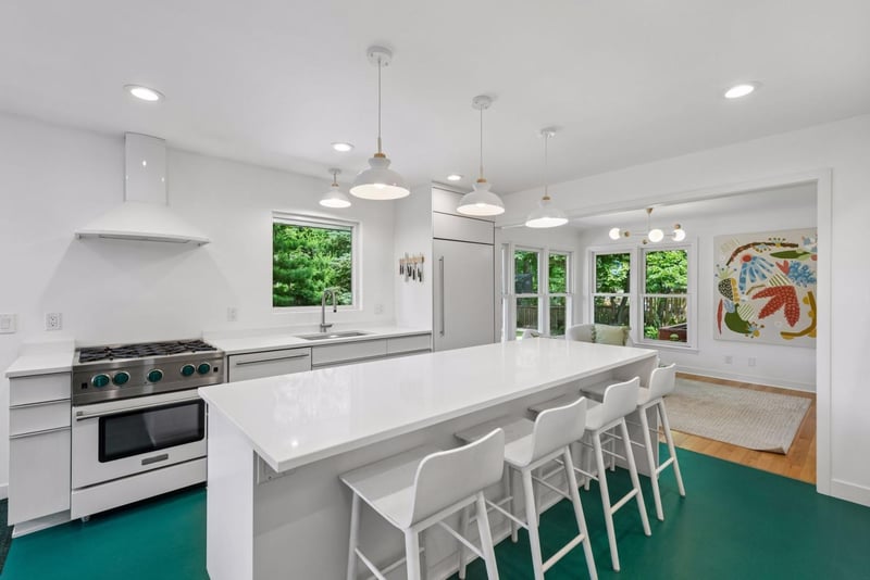 91 Mid Oaks Ln, Roseville, MN 55113