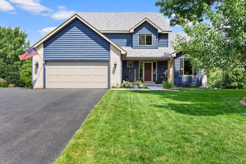 17633 Iberia Ave, Lakeville, MN 55044