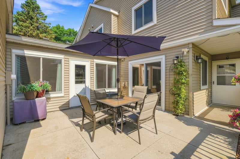 2513 Wimbledon Pl, Woodbury, MN 55125