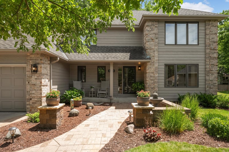 4824 Whispering Ct, Eagan, MN 55122