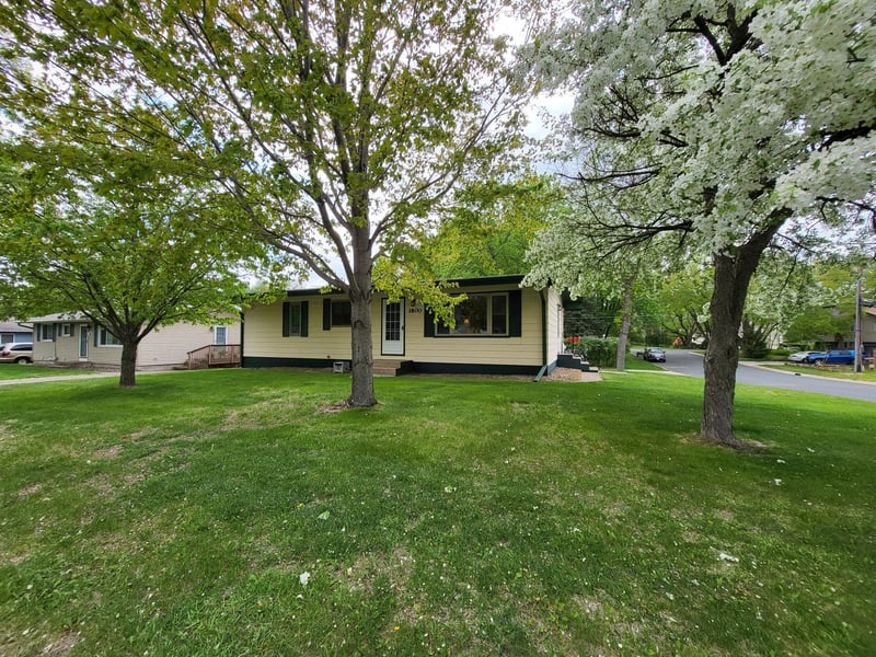 1800 Pine St, Hastings, MN 55033