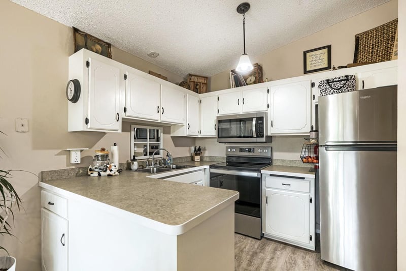 1032 1st St, Farmington, MN 55024