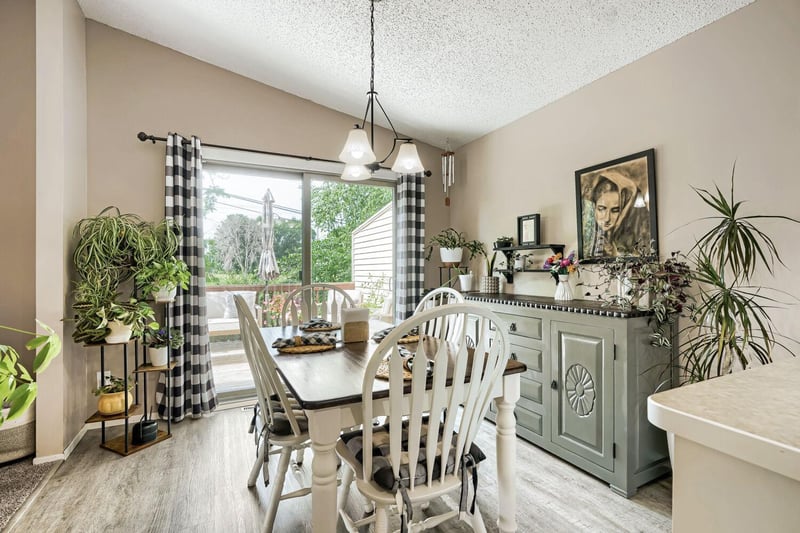 1032 1st St, Farmington, MN 55024