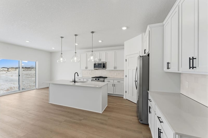 2125 Traverse Dr, Lino Lakes, MN 55038