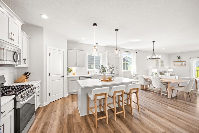 1356 Southfork Dr SE, Hutchinson, MN 55350