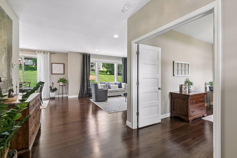20352 Hampton Ave, Lakeville, MN 55044
