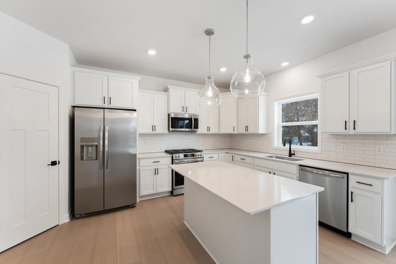 7518 Upper 42nd St N, Oakdale, MN 55128